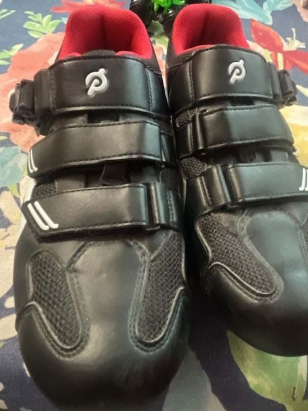 Peloton Cycling Shoes Black Red